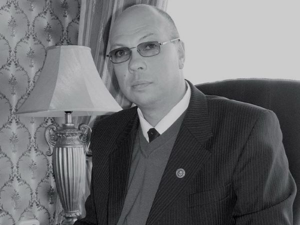 Сергей Ли |  «Музыку заказывает государство»