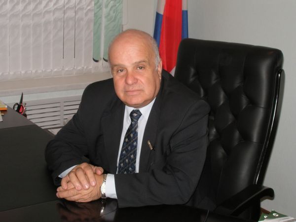 ПИГС |  «Я против чиновников с конвейера»