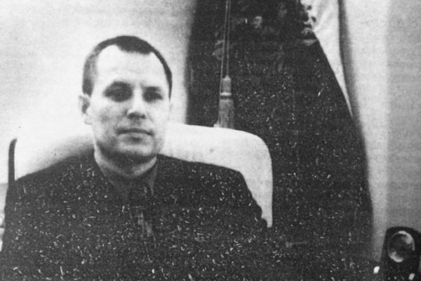 На фото Александр Мамошин |  «Каждый хочет жить хорошо и ездить на «Мерседесе». Ну что ж? Работай больше, учись зарабатывать деньги»