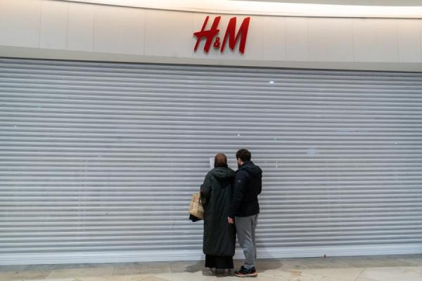 фото KONKURENT |  Устроит распродажу и уйдет. В H&M сделали заявление