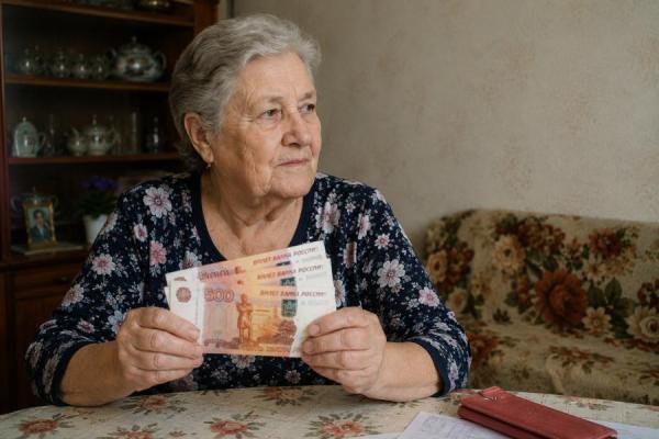 Пенсионерам вернут недоплаченные за 4 года деньги: первые переводы уже скоро